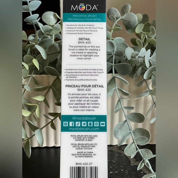 Moda Detail Brush - Picture 2 of 2